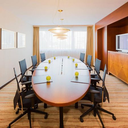 Отель Courtyard By Marriott Duesseldorf Hafen Экстерьер фото