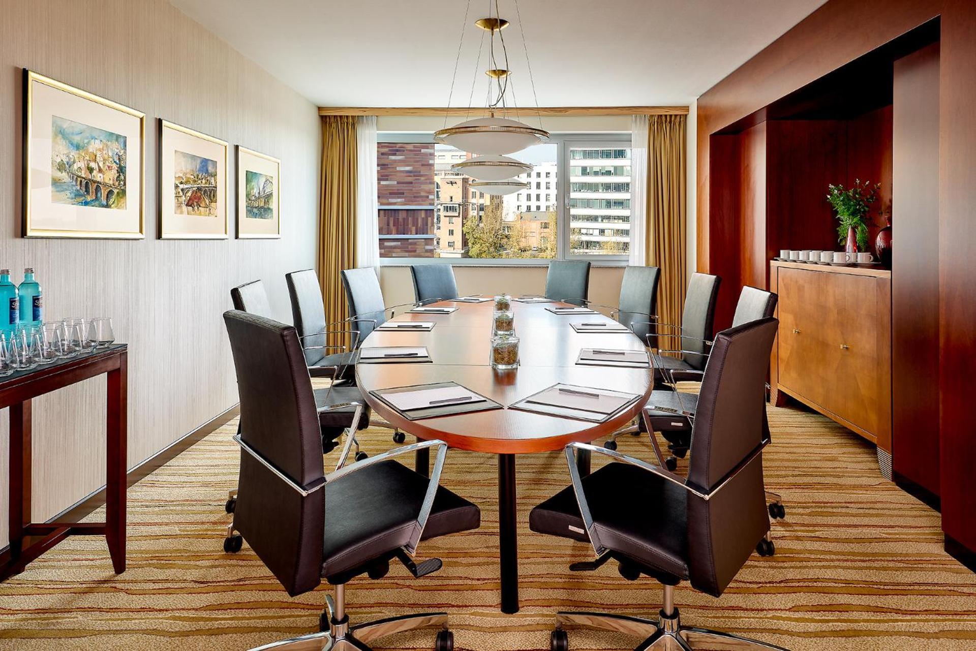 Отель Courtyard By Marriott Duesseldorf Hafen Экстерьер фото