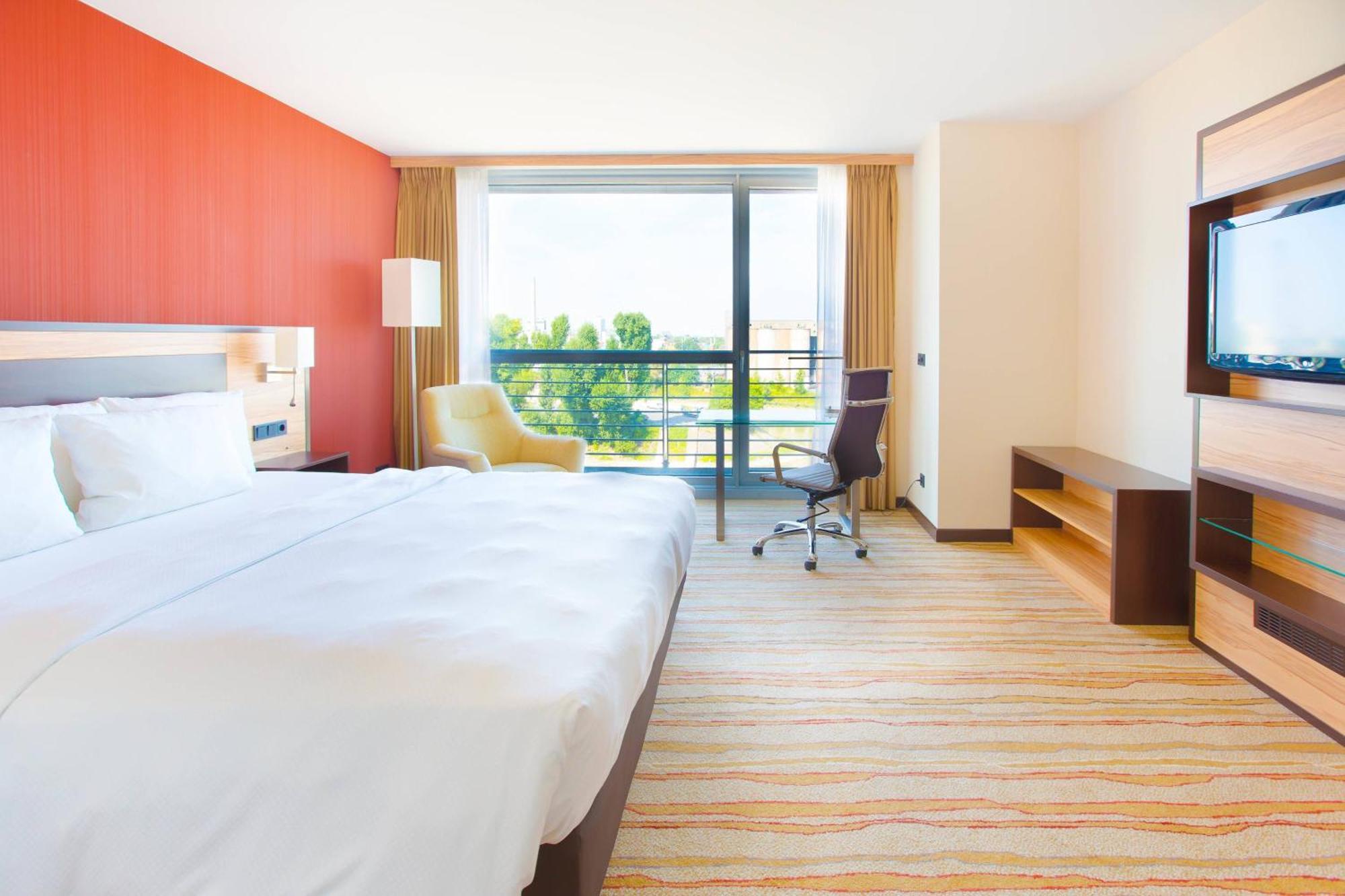 Отель Courtyard By Marriott Duesseldorf Hafen Экстерьер фото
