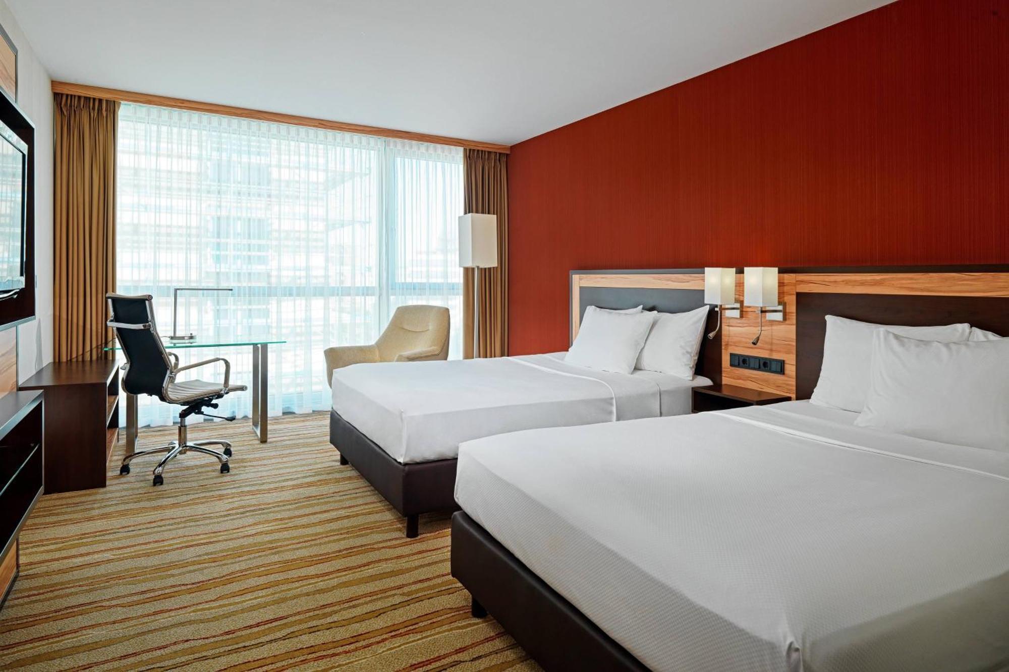 Отель Courtyard By Marriott Duesseldorf Hafen Экстерьер фото
