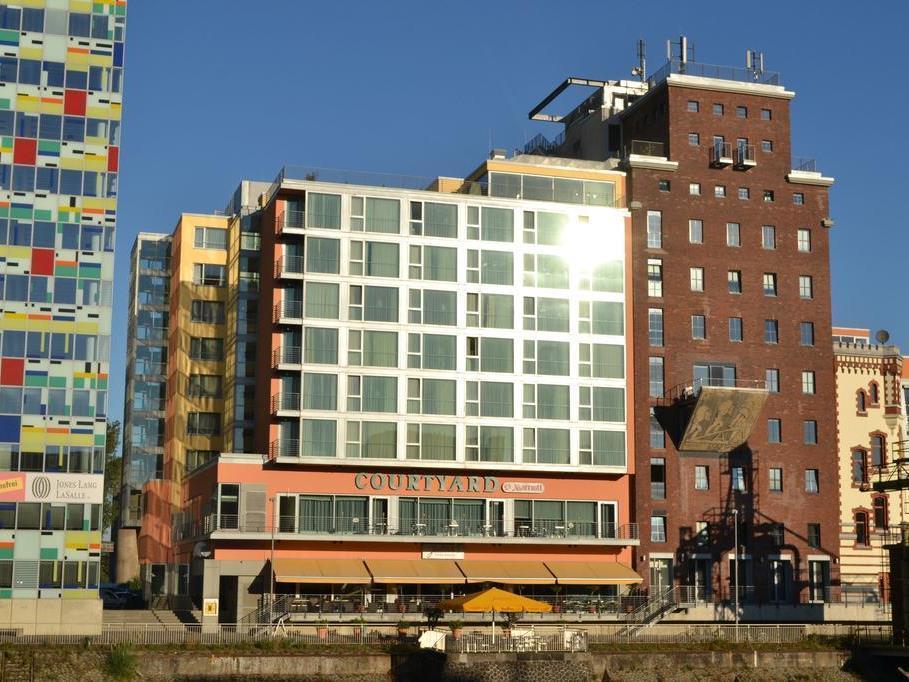 Отель Courtyard By Marriott Duesseldorf Hafen Экстерьер фото