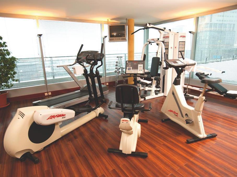 Отель Courtyard By Marriott Duesseldorf Hafen Экстерьер фото