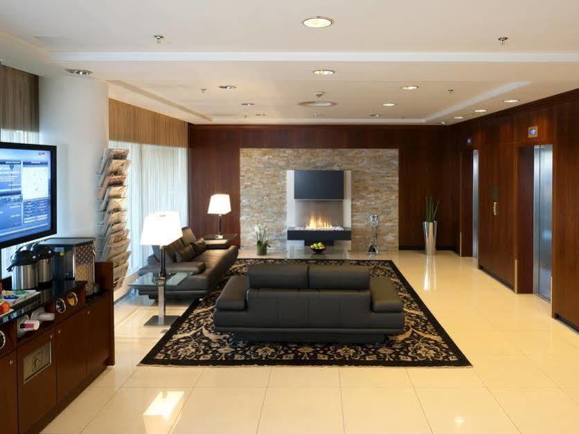 Отель Courtyard By Marriott Duesseldorf Hafen Экстерьер фото