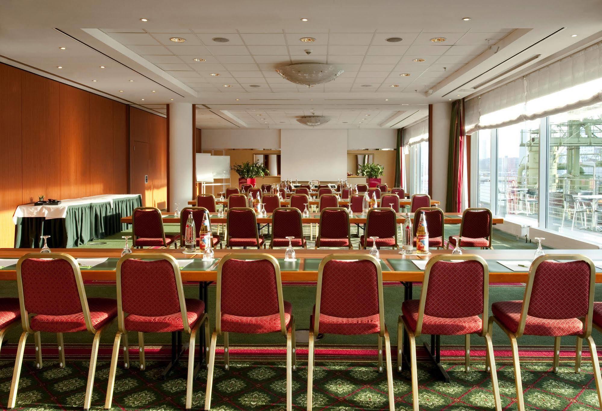 Отель Courtyard By Marriott Duesseldorf Hafen Экстерьер фото